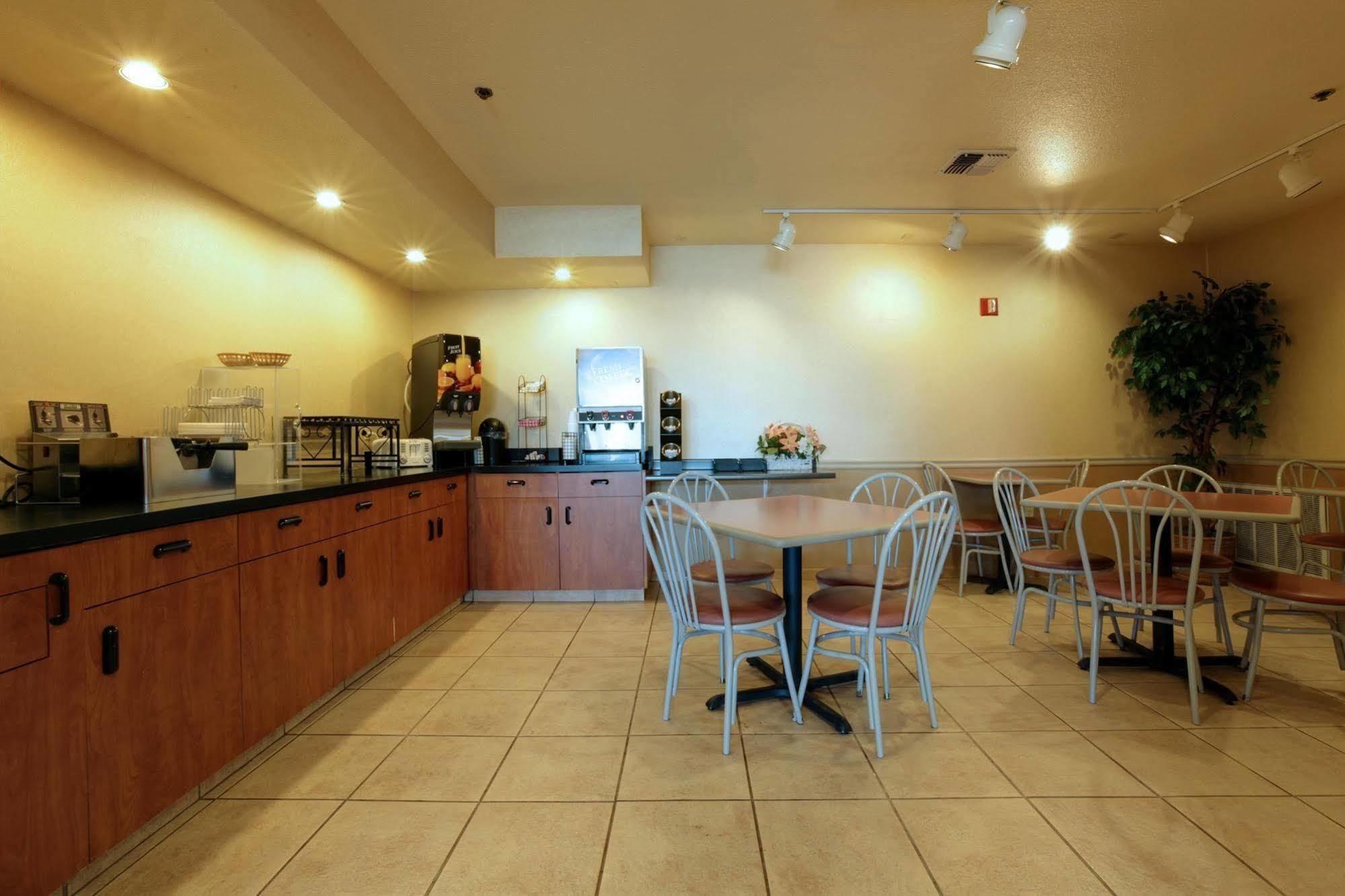 Baymont By Wyndham Manteca Hotell Restaurang bild